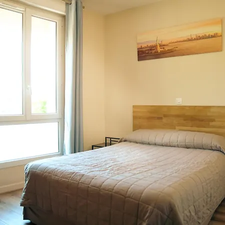 Hotel In Paris Aubervilliers
